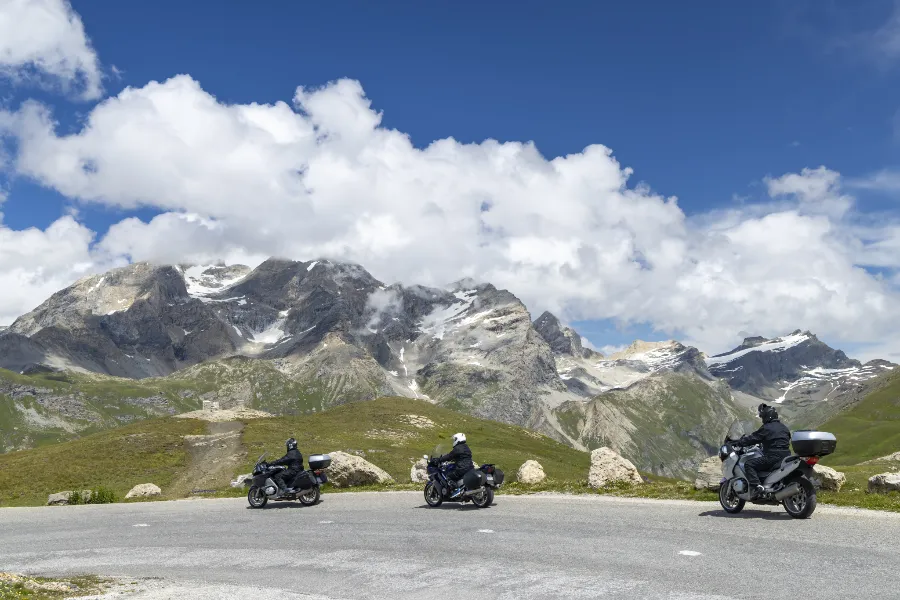 motorrijden teambuilding Franse Alpen